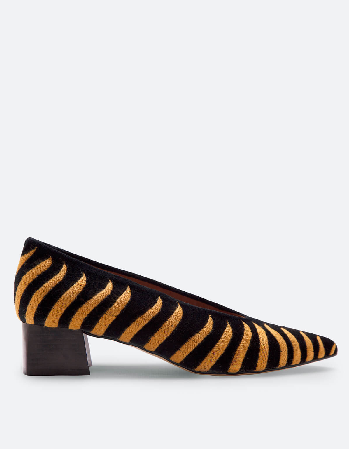 Momocshoes_Felinotaconmidi_zapatosveganosfabricadosenEspanaconmaterialessostenibles_colornegroybordado_1
