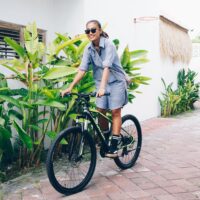 Blouse – jurk – gerecycled viscose en linnen – navy / wit melange - Afbeelding 3