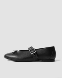 Mara Pumps black ballerinas with a bow