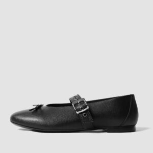 Mara Pumps black ballerinas with a bow