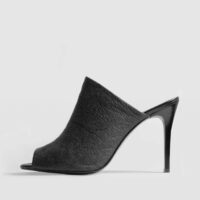 Urban Chic Black Pina sandals of Pinatex