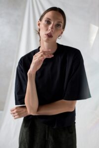 Miyo Oversize T-shirt in Black - Afbeelding 5