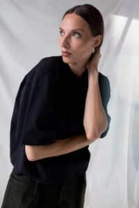 Miyo Oversize T-shirt in Black - Afbeelding 7