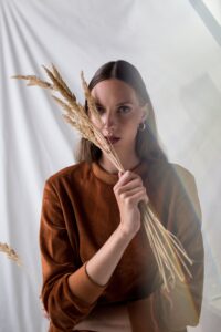 June Velour Sweatshirt in Rust Brown - Afbeelding 2