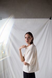 Miyo Oversize T-shirt in Off-White - Afbeelding 2