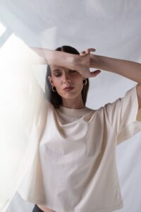 Miyo Oversize T-shirt in Off-White - Afbeelding 3