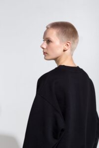 Naila Oversized Sweatshirt in Black - Afbeelding 3