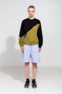 Gigi Sweatshirt in Black and Olive