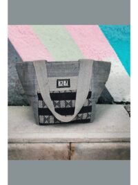 Kamala Black & White Limited Tote | Organic Cotton - Afbeelding 18