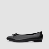 Mossy Pumps Black ballet flats with a bow