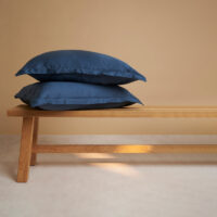 Tencel kussensloop blauw 60 x 70 cm zonder volant